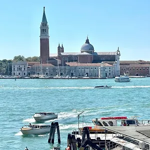 https://apt-the-b-collection-san-marco-riva-schiavoni.hotelslidodijesolo.com